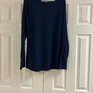Amazon essentials Women's Navy Long Sleeve Top